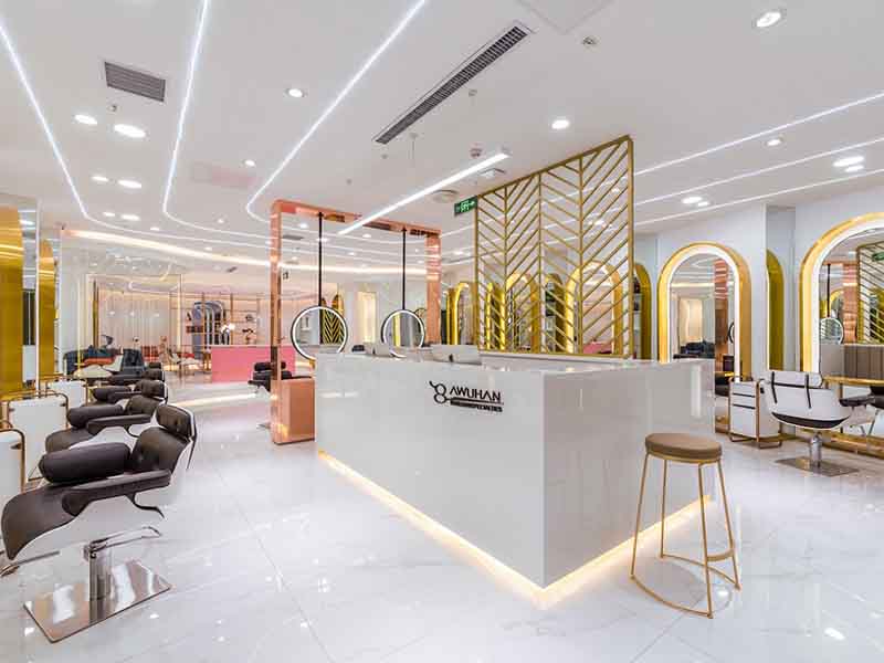 德陽理發(fā)店設計中，客人等候區(qū)和操作作業(yè)區(qū)要怎么做