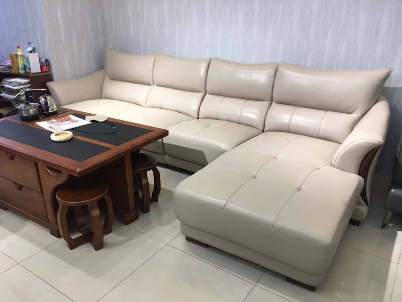 舊沙發(fā)別忙扔，沙發(fā)換皮是勤儉持家的不二之選，自己翻新沙發(fā)也行