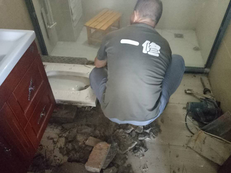 清水房不裝修如何設(shè)計(jì),新買的清水房無錢裝修，怎么裝修可以住人