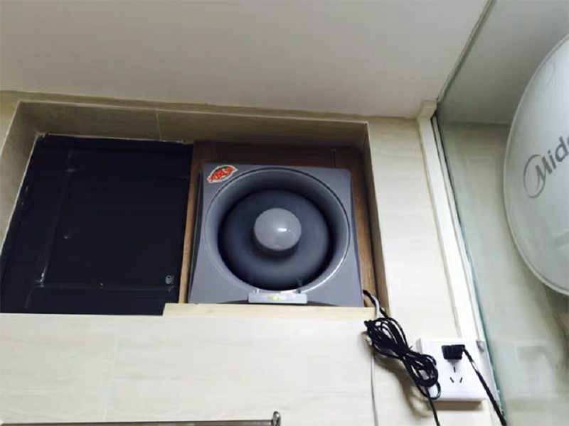 廚房排風(fēng)扇并不是離灶臺越近效果越好，低于60公分可能造成火災(zāi)