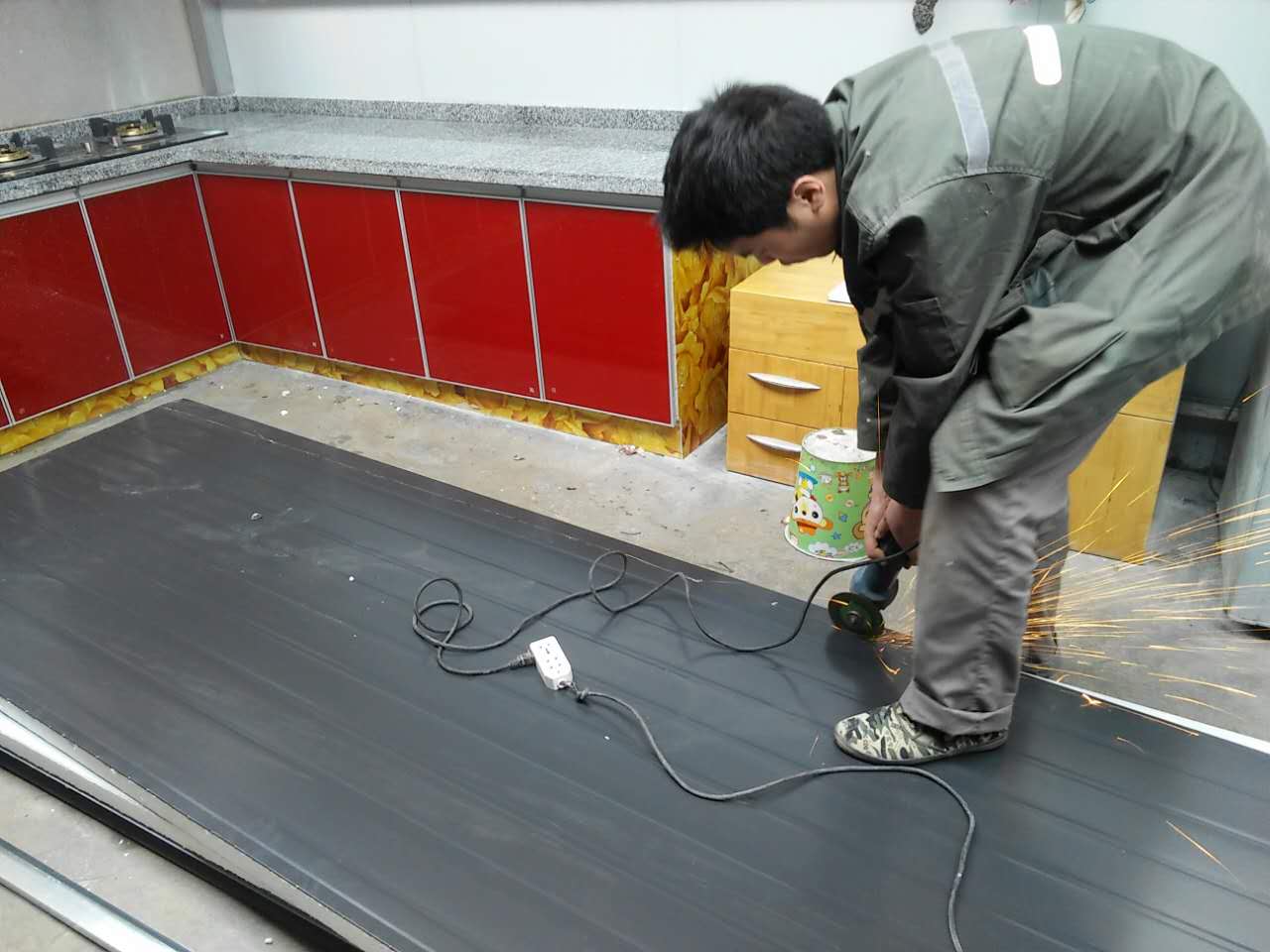 你以為櫥柜安裝很簡單？老師傅告訴你這些細(xì)節(jié)千萬別忽略了