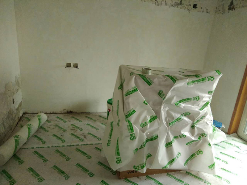 廚衛(wèi)地面找平，墻面抹灰