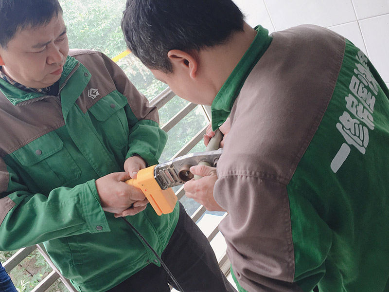 濟(jì)南熱水器維修哪個公司好,濟(jì)南熱水器安裝人工費(fèi)多少