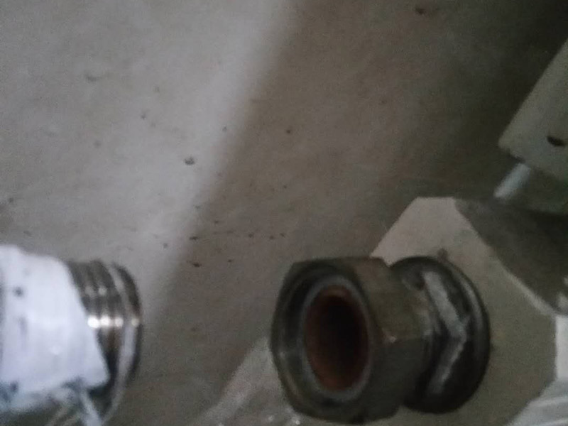 暖氣循環(huán)泵安裝:1、家用暖氣循環(huán)泵安裝前應檢查循環(huán)泵進出水口是否有異物堵塞； 　　2、家用暖氣循環(huán)泵裝入系統(tǒng)前應將系統(tǒng)管道內(nèi)的雜物沖洗干凈，以免循環(huán)泵運轉(zhuǎn)時雜物纏繞葉輪造成堵轉(zhuǎn)； 　　3、家用暖氣循環(huán)泵安裝時應用力輕柔，請勿大力，以免損壞泵體； 　　4、家用暖氣循環(huán)泵的進、出口都要設有由任(活接頭)，以便裝拆。 　　5、家用暖氣循環(huán)泵安全接線，連線要采用帶地線的三股線的插頭， 地線端與電機外殼聯(lián)接，以保證安全。 　　6、家用暖氣循環(huán)泵噪聲低，檢查是否轉(zhuǎn)動時，需用螺絲刀頂住耳朵細聽。 　　7、部分家用暖氣循環(huán)泵泵內(nèi)潛水轉(zhuǎn)動部分利用水潤滑，因此，請勿長時間無水運行。