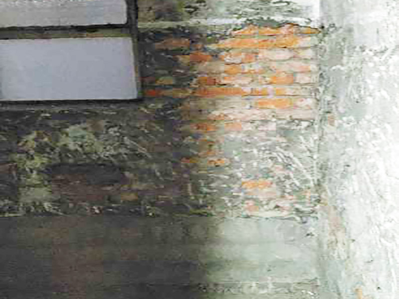 廚房拆除翻新施工：首先就是要對(duì)它進(jìn)行空間改造、水路改造和磚墻翻新這幾處一定要提前做好準(zhǔn)備和進(jìn)行規(guī)劃才行。比如說像對(duì)廚房改造中，要做就是對(duì)它的空間進(jìn)行規(guī)劃好和布局。廚房的上水部分那么可以把它更換成PPR之類新型管材，然后再把它進(jìn)行暗埋，但是廚房的下水部分，這個(gè)地方也是不能進(jìn)行改動(dòng)的，如果一定要進(jìn)行改動(dòng)，記住一定要咨詢清楚物業(yè)再動(dòng)手。