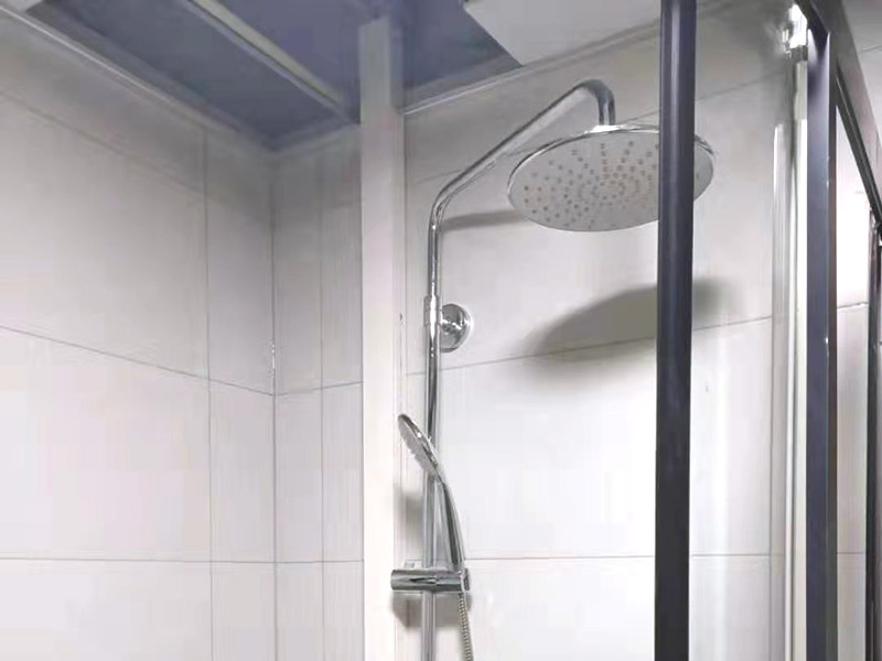 明管安裝維修：第一步是測(cè)量，確定線管和一級(jí)配電箱的固定點(diǎn)位。第二步是加工我們所需要的線管。第三步是線管的安裝和固定。第四步是管路進(jìn)入線盒或者是線盒。