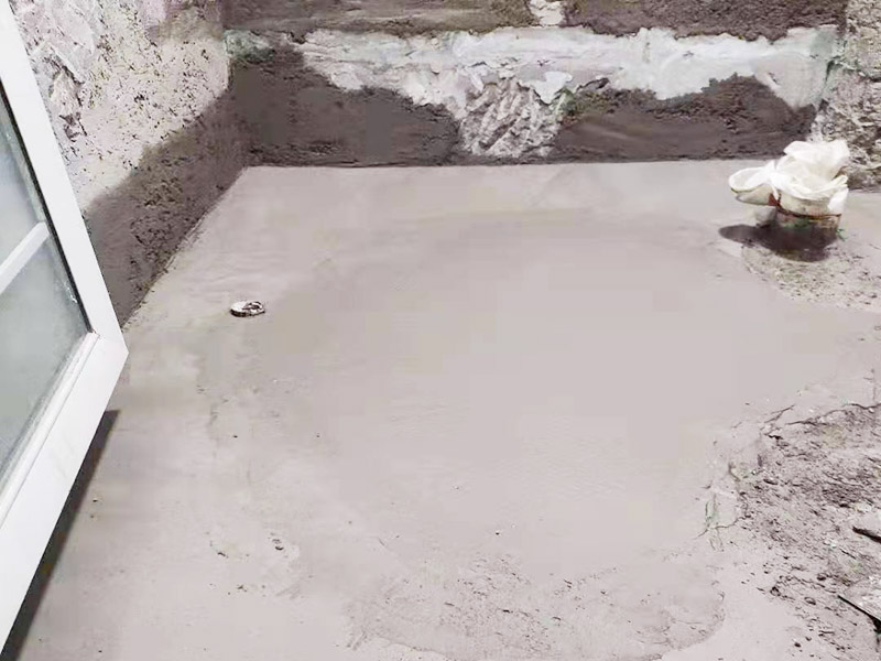 二手房局部改造：主體拆改是最先上的一個(gè)項(xiàng)目，主要包括拆墻、砌墻、鏟墻皮、拆暖氣、換塑鋼窗等等。拆改完的垃圾，要及時(shí)清理出去，保證室內(nèi)的清潔，也是為了方便施工。二手房裝修流程中此時(shí)應(yīng)該把成品門定下來(lái)了，這時(shí)最好把櫥柜、煙機(jī)、灶具、熱水器逛透，并可以確定下來(lái)。水電改造前，櫥柜設(shè)計(jì)師應(yīng)上門進(jìn)行第一次測(cè)量，幫你確定好電源、水路的改造方案。 一般都是經(jīng)過(guò)找平、打磨、滾刷的流程，效果好不好，絕對(duì)依靠你家油工的手藝。通過(guò)不少的二手房裝修日記提醒大家，如果墻壁要刷顏色，調(diào)色一定要注意，調(diào)出的顏色要比色卡淺，千萬(wàn)不能同于色卡或比它深，否則你會(huì)后悔不已。因?yàn)樗r(shí)至少兩遍面漆，有些還要三遍，上墻的顏色會(huì)一層比一層深的。