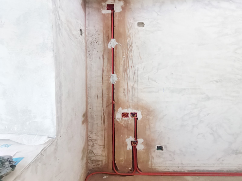 臥室墻面線路開(kāi)槽