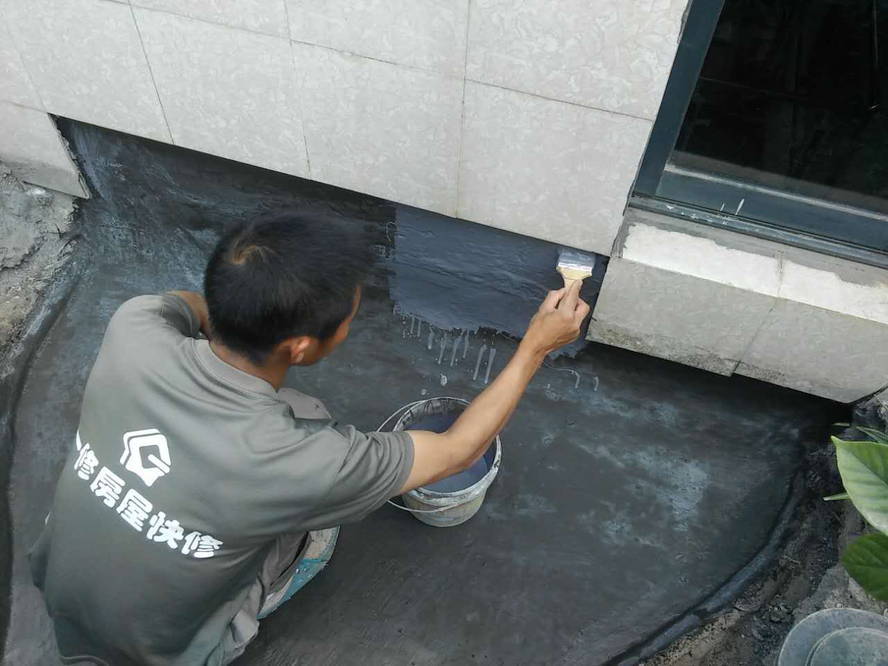 陽(yáng)臺(tái)窗戶(hù)防水怎么做,做法方法多少錢(qián),陽(yáng)臺(tái)窗戶(hù)防水施工方案