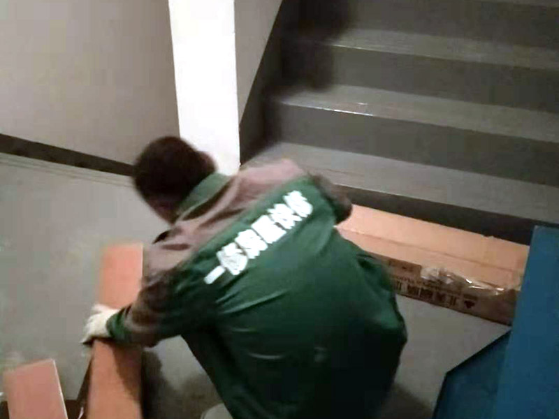 常熟粉刷墻壁要注意什么，常熟粉刷墻壁后又起皮發(fā)霉開裂怎么辦