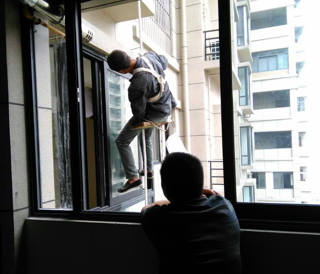 濟(jì)南門窗維修哪個公司好,濟(jì)南門窗安裝人工費(fèi)多少