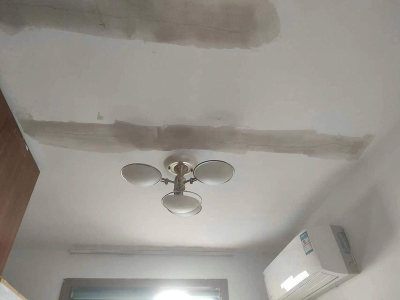 客廳房頂修補(bǔ)翻新