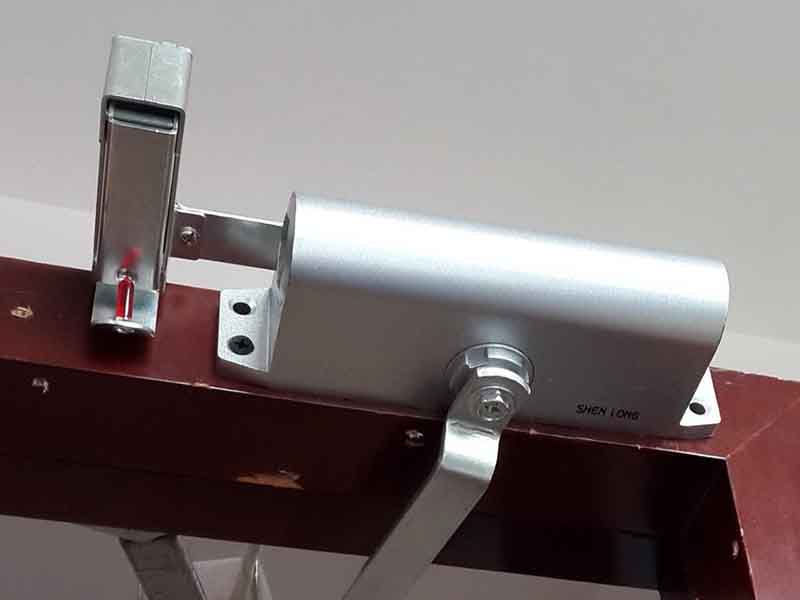 德陽閉門器安裝的兩個簡單方式，平行安裝和上門框安裝