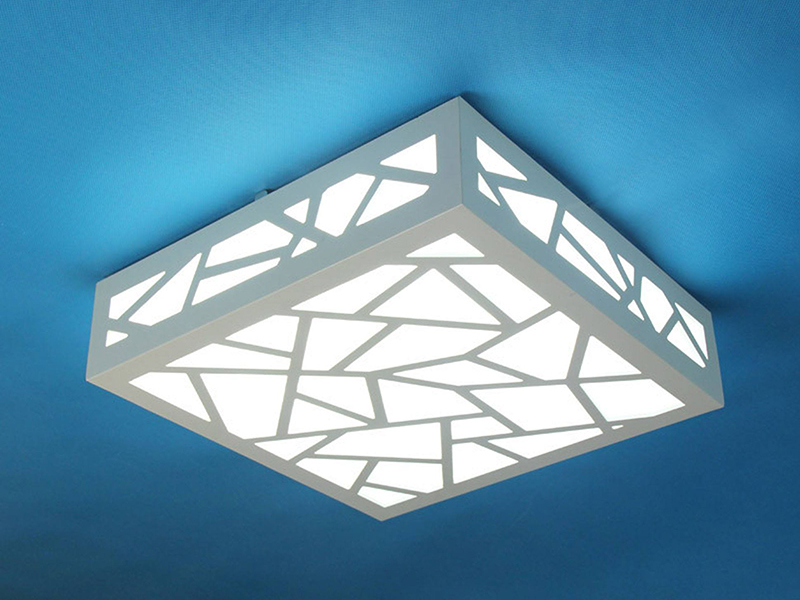 老師傅說：吸頂燈安裝打眼有技巧，鋁扣板吸頂燈好看不好修