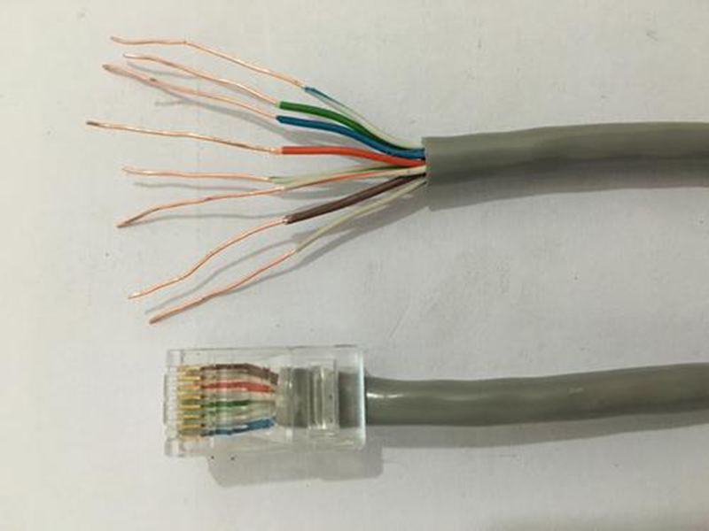 更換墻內(nèi)網(wǎng)線有技巧，兩人配合效率高，換線高手哪里找