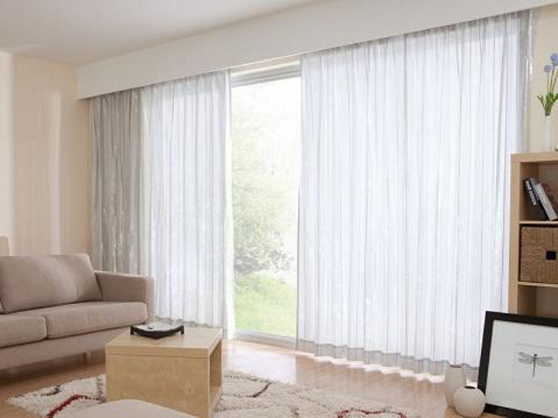 唐山陽臺(tái)窗裝修，陽臺(tái)窗戶比較高怎么裝修