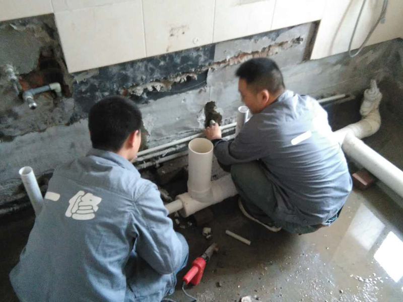 排水管安裝要點(diǎn)，管道粘接前應(yīng)對(duì)承插口