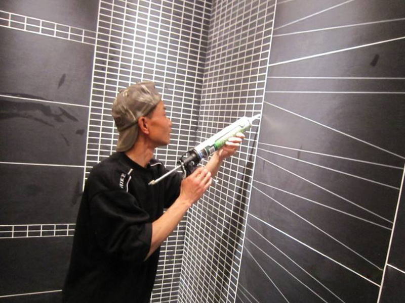 瓷磚美縫多少錢一平米？瓷磚美縫施工步