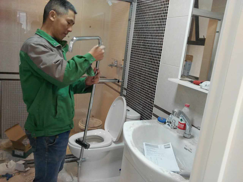 一修顯示屏安裝、投影設(shè)備安裝、裝踢腳