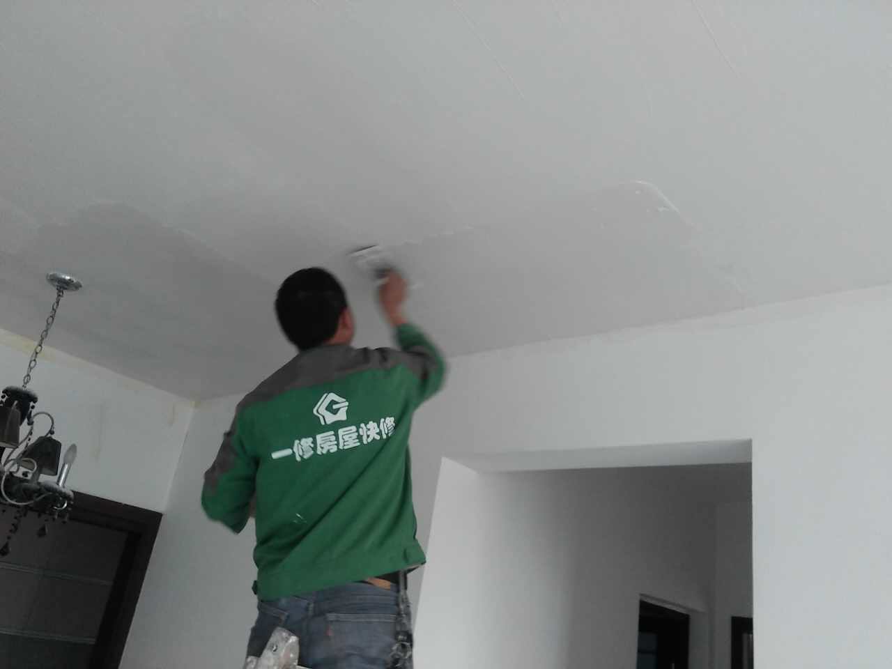 一修刮石膏技巧、地板打磨、浴霸更換、