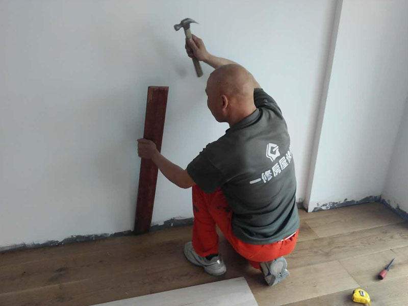 實木踢腳線的安裝步驟，正確安裝才經(jīng)久