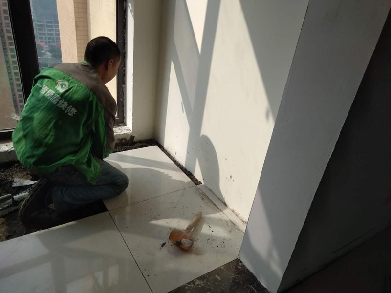 陽臺(tái)內(nèi)墻要不要貼瓷磚？適合選擇哪種顏