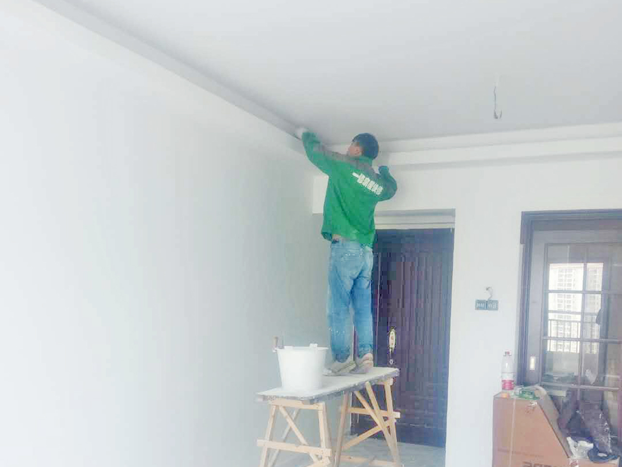 舊墻翻新步驟分享：學會這幾點，墻面老