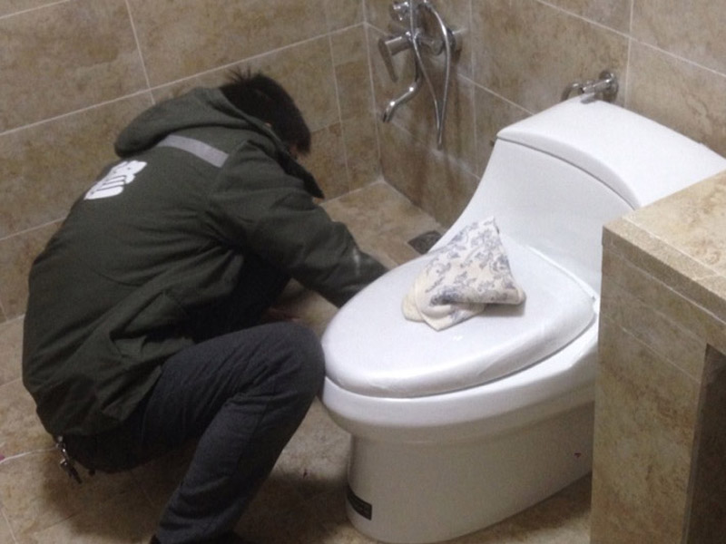 馬桶漏水很糟心，苦惱馬桶漏水怎么修？