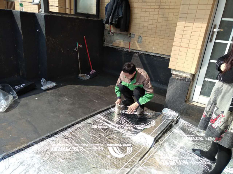 北京修理屋頂漏水，北京屋頂漏水怎么修