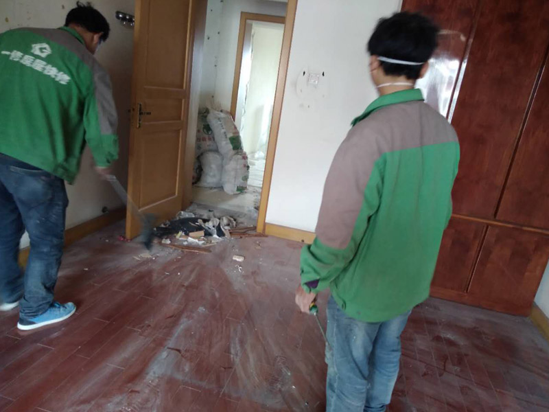 哪家鄭州房屋維修公司安裝防盜門專業(yè)，