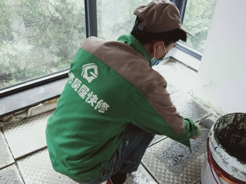 武漢陽(yáng)臺(tái)裝修改造電話，漢口附近改造陽(yáng)