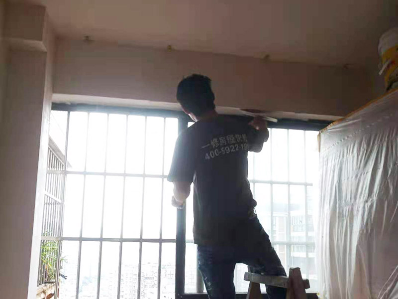 房屋墻面修補(bǔ)一次又一次，墻面還是開裂