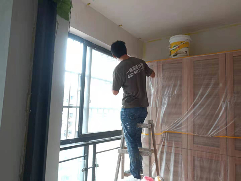 深圳墻面硅藻泥翻新，應(yīng)該如何操作