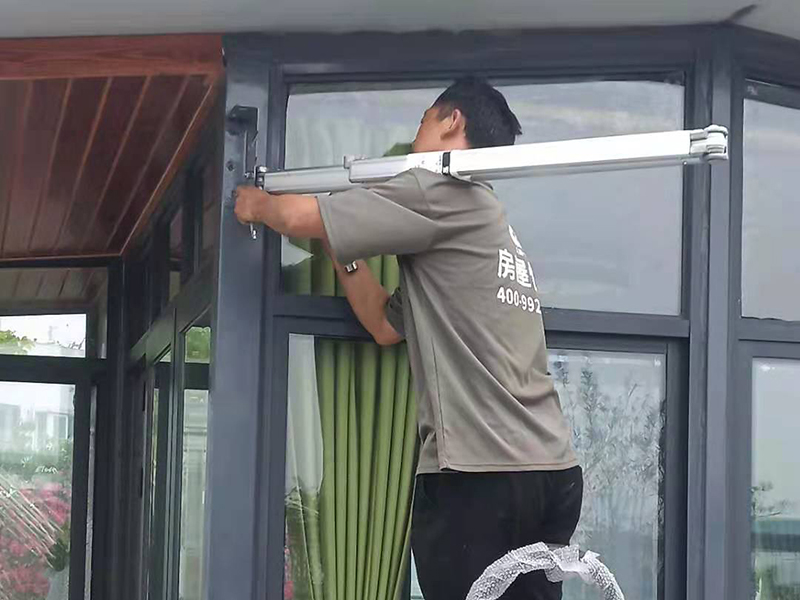 遮陽雨棚拆除多少錢？陽臺(tái)雨棚拆裝師傅