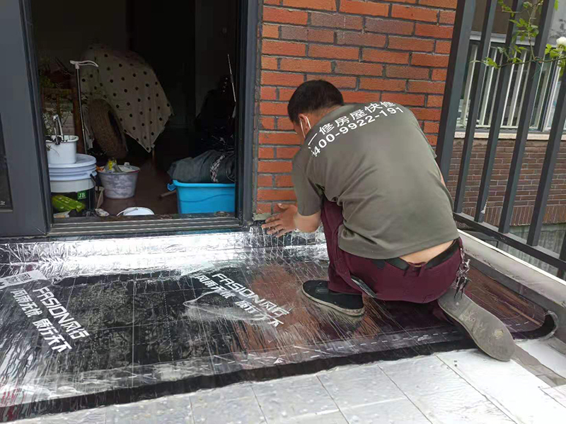 黃埔區(qū)地磚防水多少錢一平米？不敲瓷磚