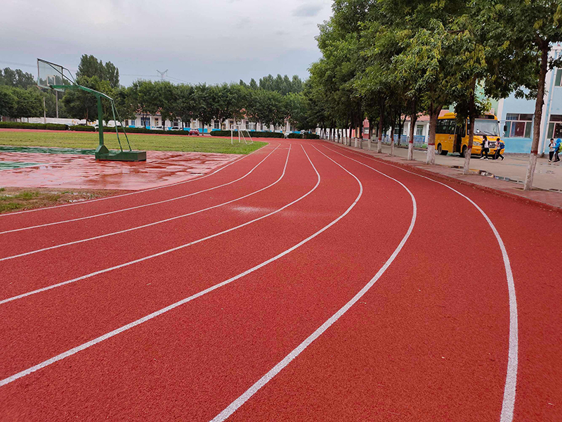 操場(chǎng)塑膠跑道怎么施工？跑道布置規(guī)劃方