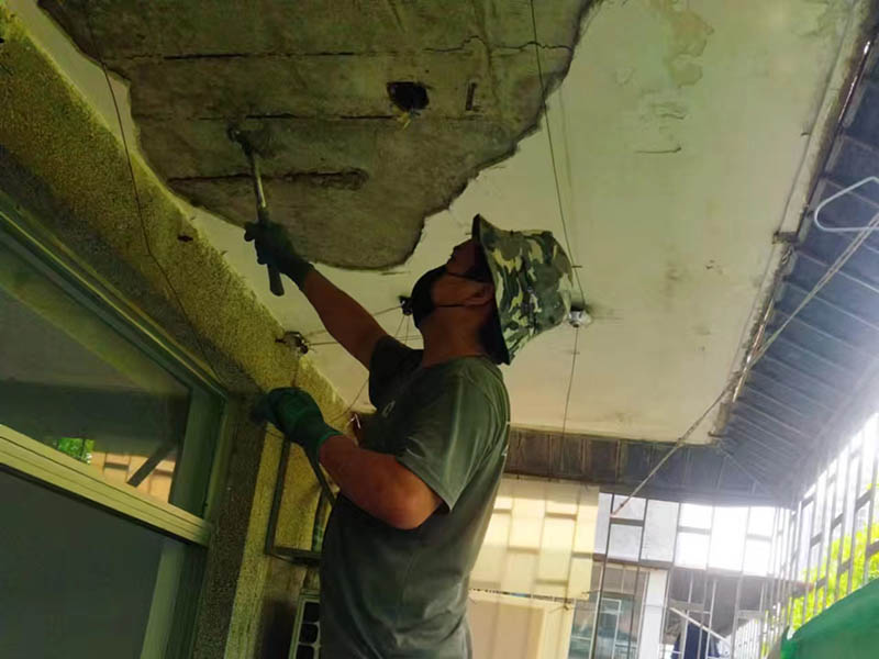 老房子石灰墻面刮膩子脫落怎么翻新？