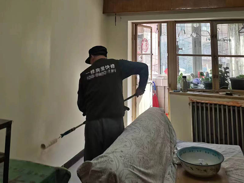 室內(nèi)墻面潮濕發(fā)霉怎么翻新？