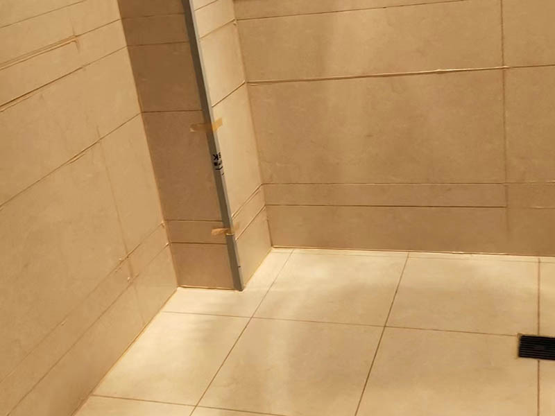 衛(wèi)生間地面瓷磚滲水怎么處理？