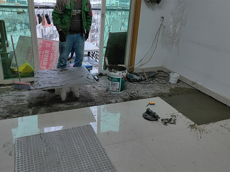 樓上廚房用水樓下滴水是什么原因