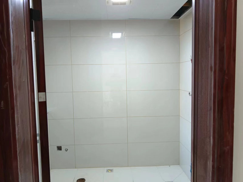 如果家里裝修后衛(wèi)生間一直冒水怎么辦