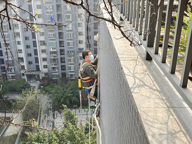 陽臺雨棚漏水室內(nèi)補(bǔ)救辦法