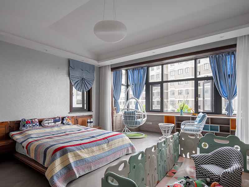 廊坊市霸州市臥房帶陽臺裝修設(shè)計圖