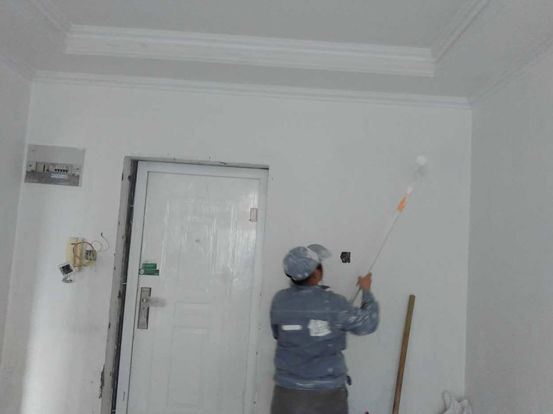 墻面補灰、滾漆