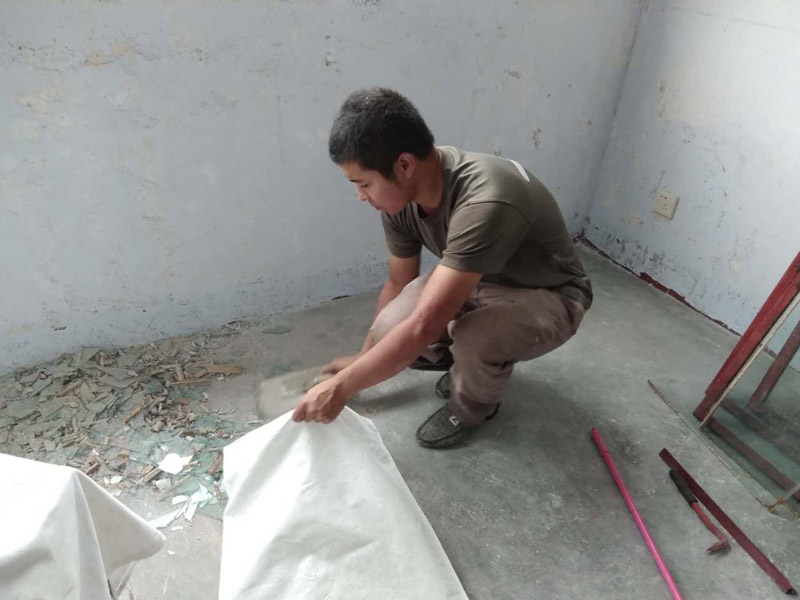 窗戶拆除、建渣清理